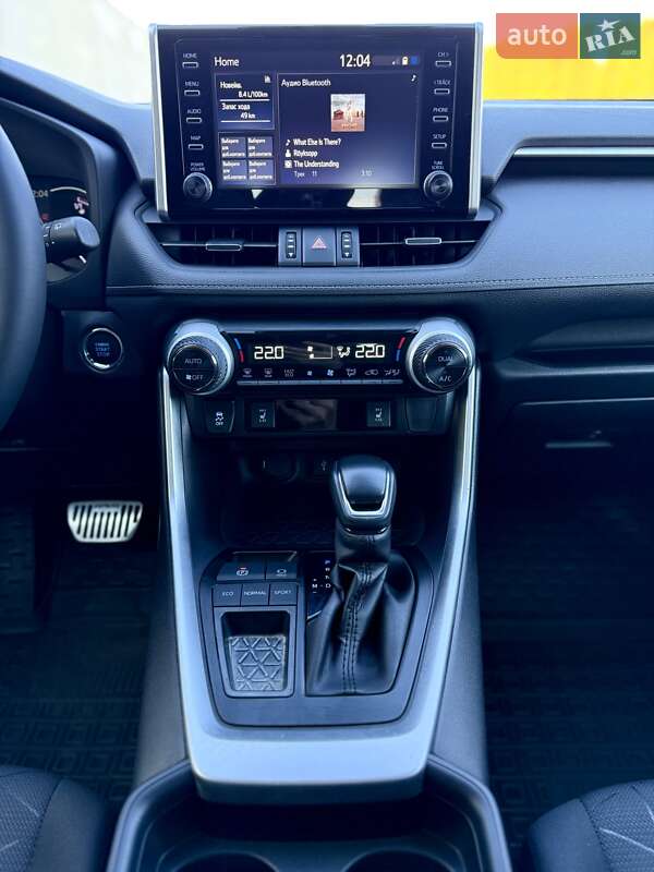 Позашляховик / Кросовер Toyota RAV4 2020 в Дніпрі