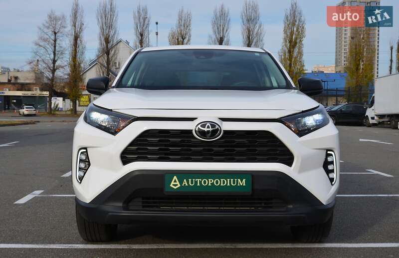 Внедорожник / Кроссовер Toyota RAV4 2022 в Киеве