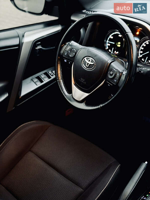 Внедорожник / Кроссовер Toyota RAV4 2016 в Одессе
