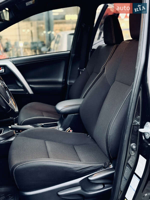 Внедорожник / Кроссовер Toyota RAV4 2016 в Одессе