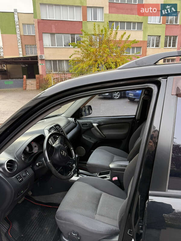 Позашляховик / Кросовер Toyota RAV4 2004 в Одесі