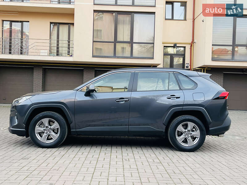 Внедорожник / Кроссовер Toyota RAV4 2022 в Черновцах