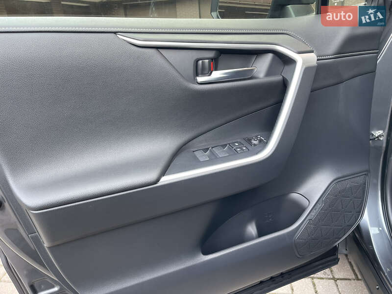 Внедорожник / Кроссовер Toyota RAV4 2022 в Черновцах