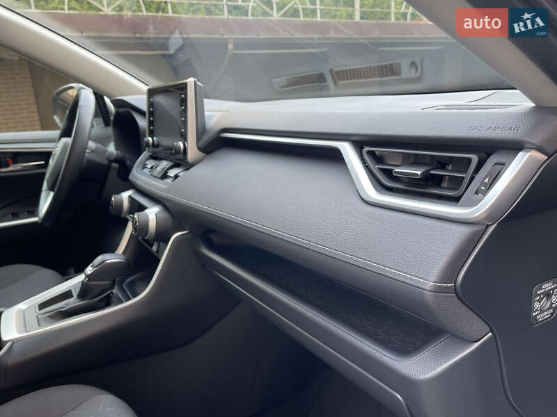Внедорожник / Кроссовер Toyota RAV4 2022 в Черновцах
