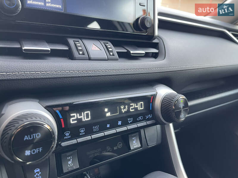 Внедорожник / Кроссовер Toyota RAV4 2022 в Черновцах