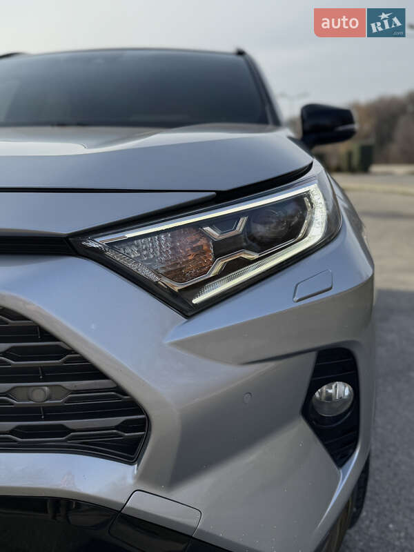 Внедорожник / Кроссовер Toyota RAV4 2019 в Днепре