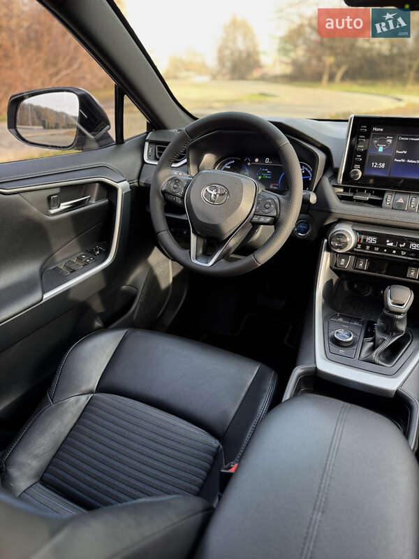 Внедорожник / Кроссовер Toyota RAV4 2019 в Днепре