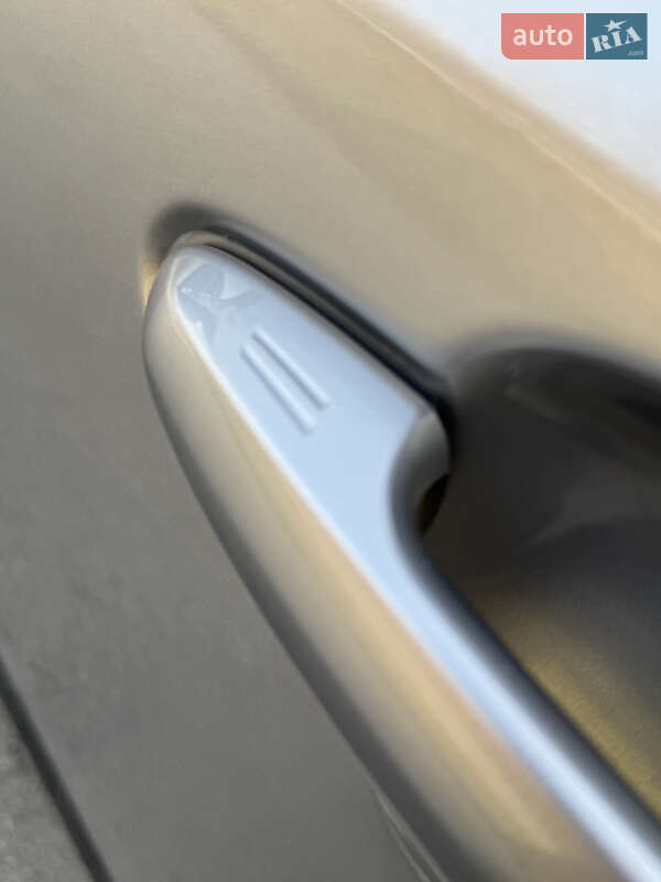 Внедорожник / Кроссовер Toyota RAV4 2019 в Днепре