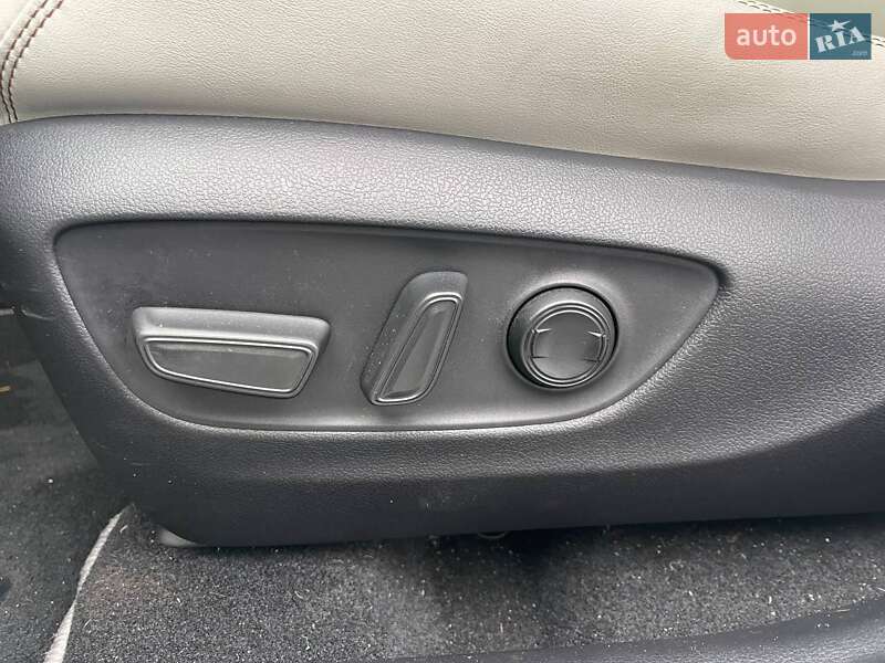 Внедорожник / Кроссовер Toyota RAV4 2022 в Киеве