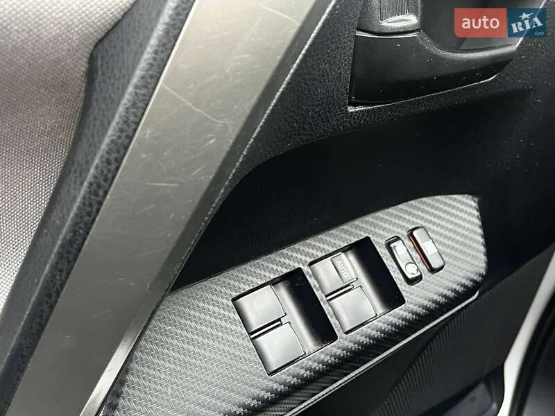 Внедорожник / Кроссовер Toyota RAV4 2015 в Днепре