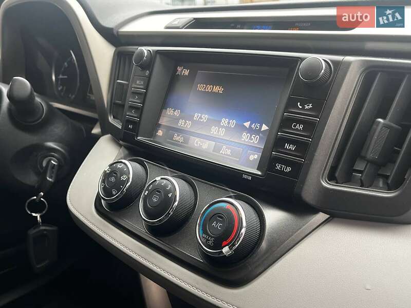 Внедорожник / Кроссовер Toyota RAV4 2015 в Днепре