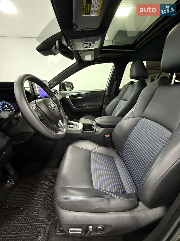 Позашляховик / Кросовер Toyota RAV4 2023 в Одесі