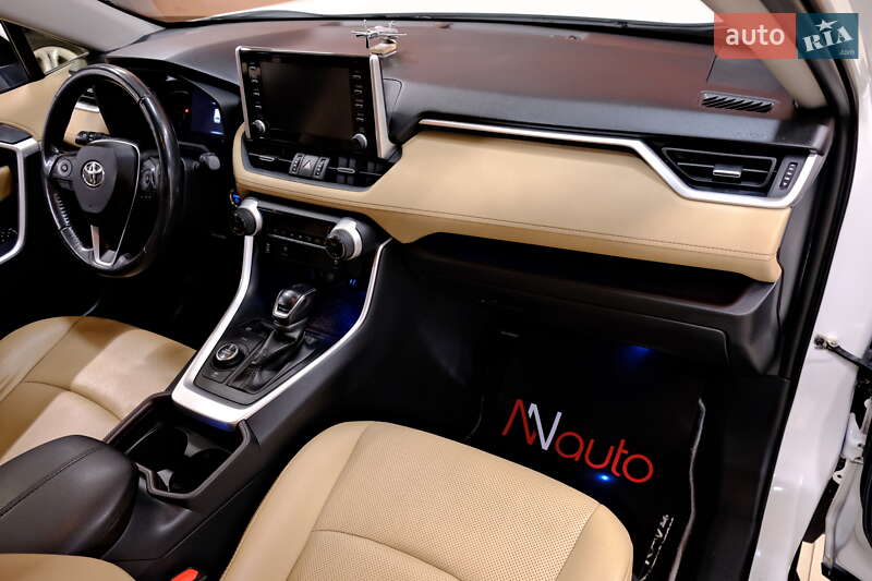 Позашляховик / Кросовер Toyota RAV4 2019 в Одесі