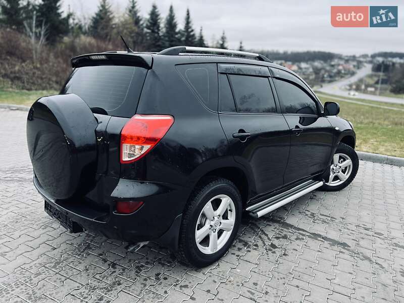 Внедорожник / Кроссовер Toyota RAV4 2008 в Тернополе