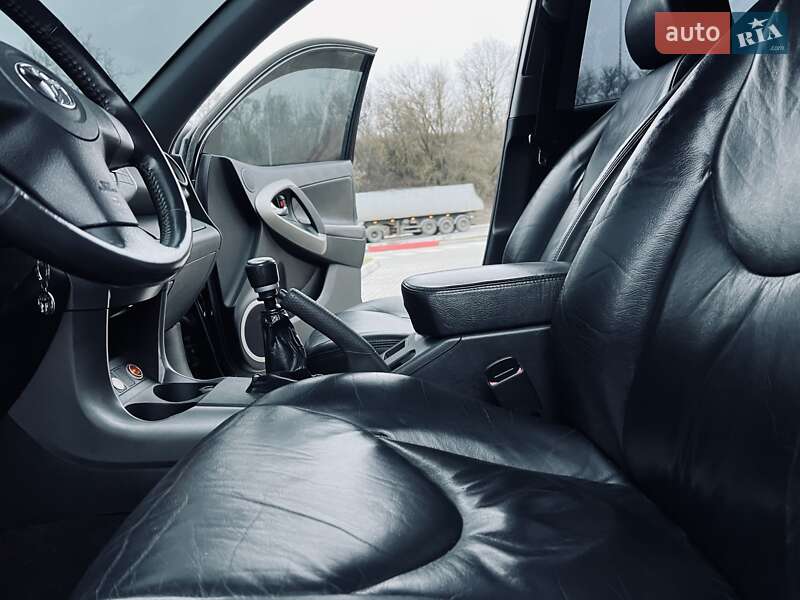 Внедорожник / Кроссовер Toyota RAV4 2008 в Тернополе