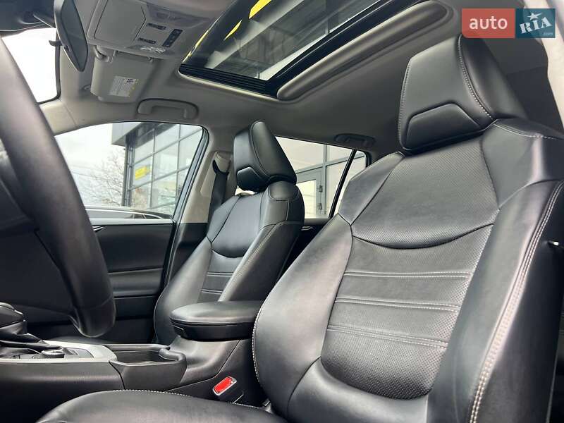 Внедорожник / Кроссовер Toyota RAV4 2021 в Ивано-Франковске