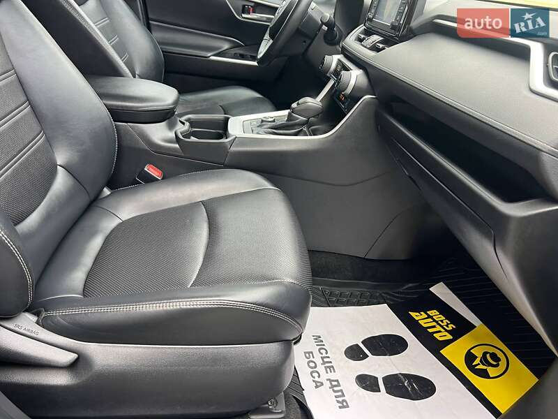 Внедорожник / Кроссовер Toyota RAV4 2021 в Ивано-Франковске