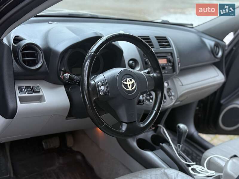 Позашляховик / Кросовер Toyota RAV4 2008 в Львові