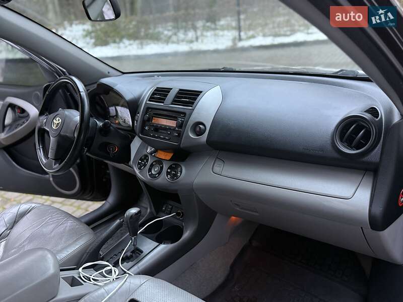 Позашляховик / Кросовер Toyota RAV4 2008 в Львові
