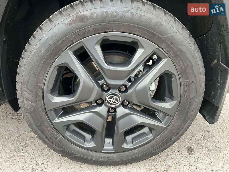 Позашляховик / Кросовер Toyota RAV4 2023 в Києві