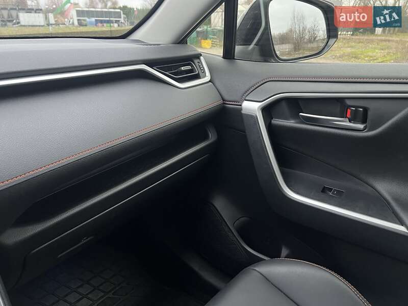Позашляховик / Кросовер Toyota RAV4 2023 в Києві