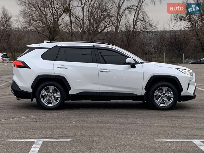 Позашляховик / Кросовер Toyota RAV4 2023 в Києві
