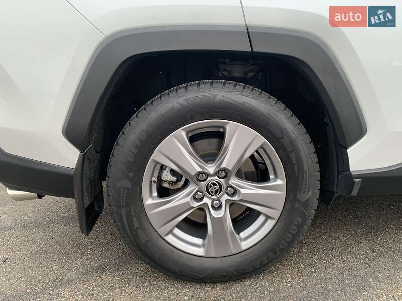 Позашляховик / Кросовер Toyota RAV4 2023 в Києві