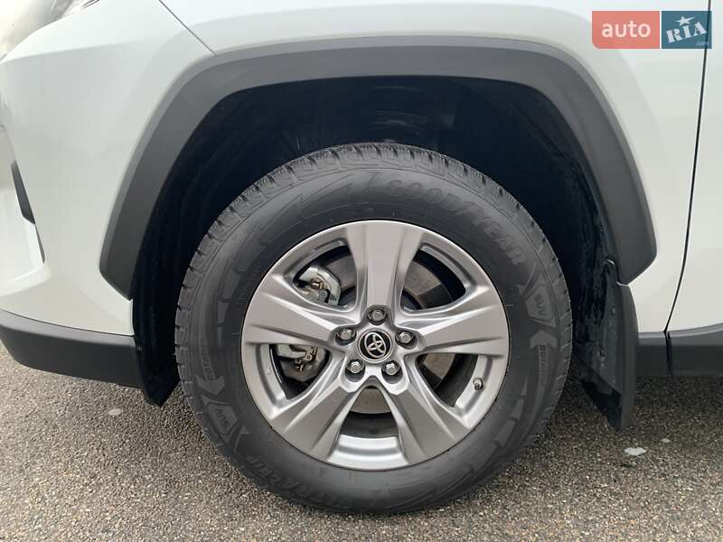 Позашляховик / Кросовер Toyota RAV4 2023 в Києві