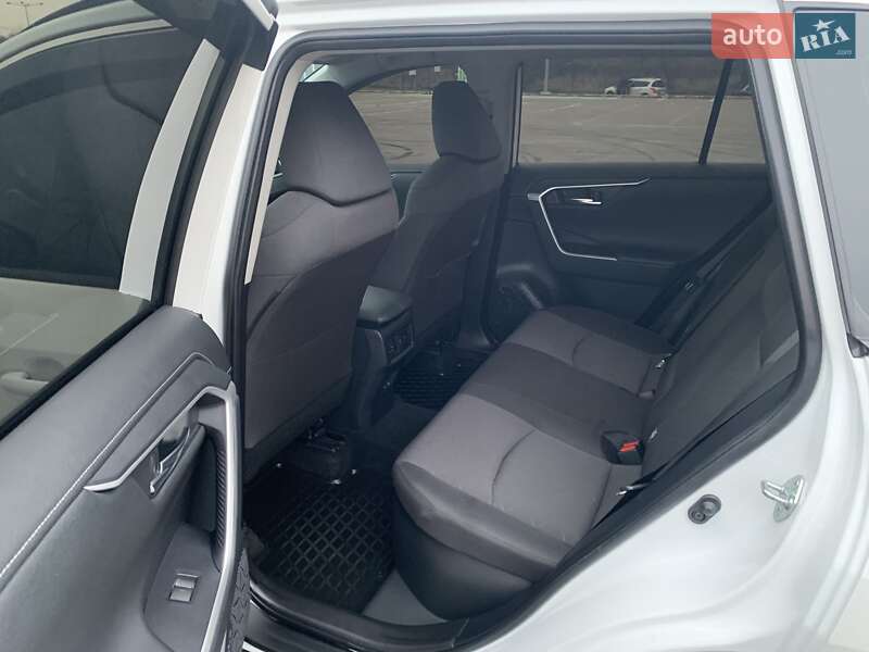 Позашляховик / Кросовер Toyota RAV4 2023 в Києві