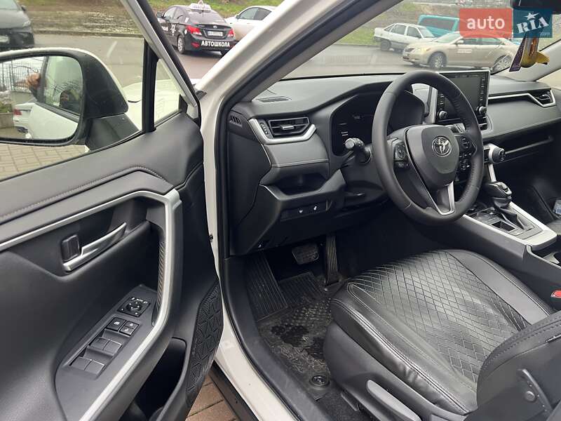 Позашляховик / Кросовер Toyota RAV4 2019 в Києві
