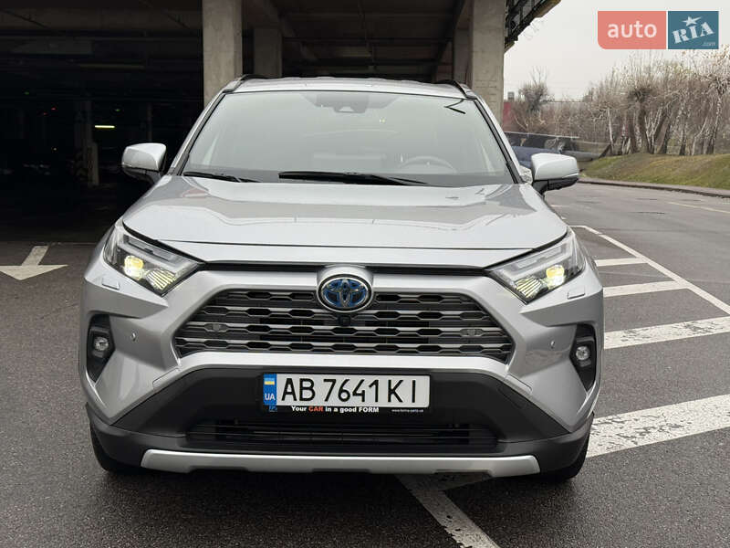 Позашляховик / Кросовер Toyota RAV4 2024 в Києві