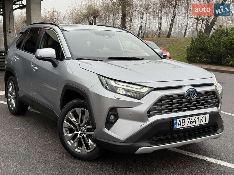 Позашляховик / Кросовер Toyota RAV4 2024 в Києві