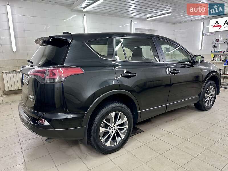 Позашляховик / Кросовер Toyota RAV4 2018 в Сумах