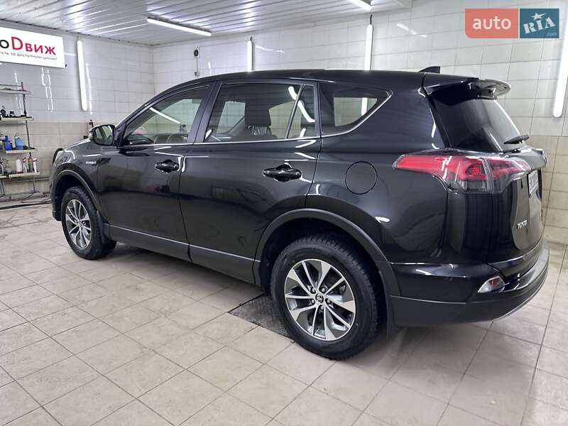 Позашляховик / Кросовер Toyota RAV4 2018 в Сумах