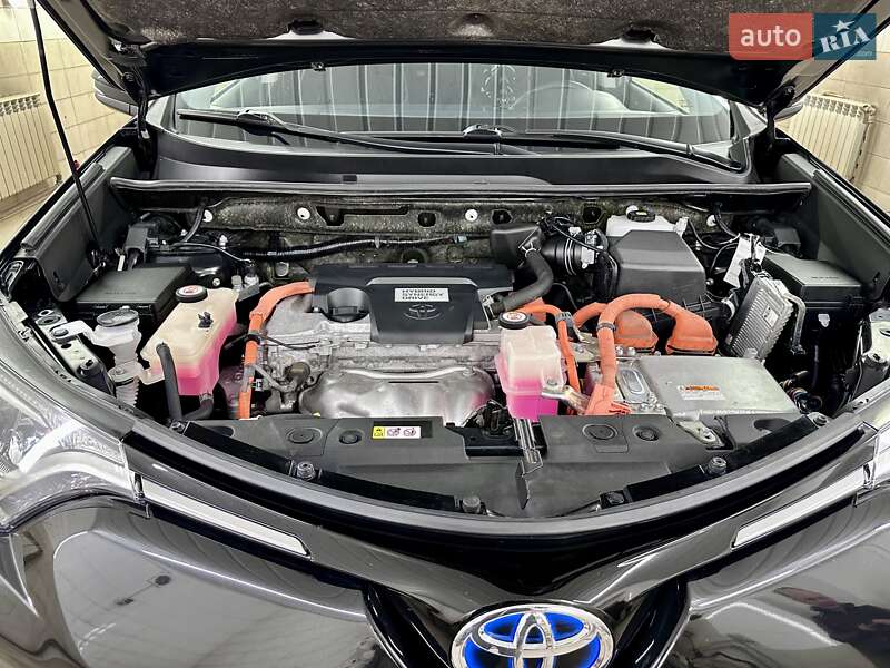 Позашляховик / Кросовер Toyota RAV4 2018 в Сумах