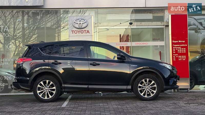Позашляховик / Кросовер Toyota RAV4 2017 в Ужгороді фото 8 Позашляховик / Кросовер Toyota RAV4 2017 в Ужгороді