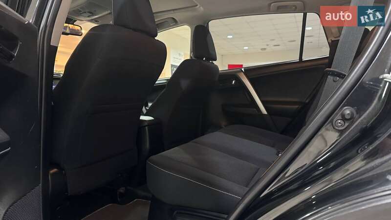 Позашляховик / Кросовер Toyota RAV4 2017 в Ужгороді фото 12 Позашляховик / Кросовер Toyota RAV4 2017 в Ужгороді