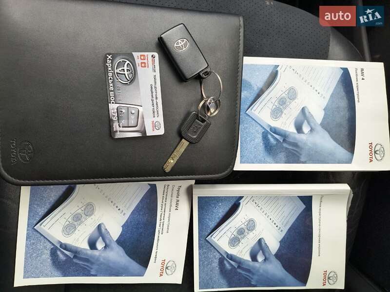 Внедорожник / Кроссовер Toyota RAV4 2012 в Софиевской Борщаговке