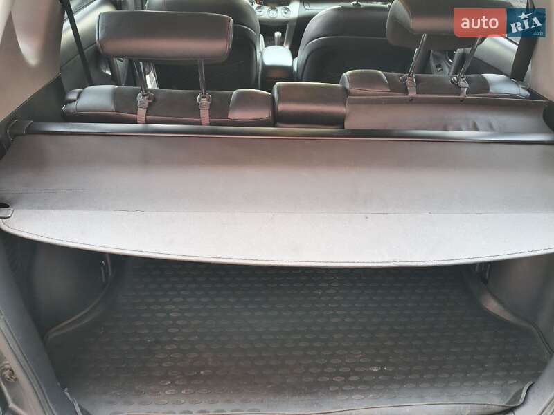 Внедорожник / Кроссовер Toyota RAV4 2012 в Софиевской Борщаговке