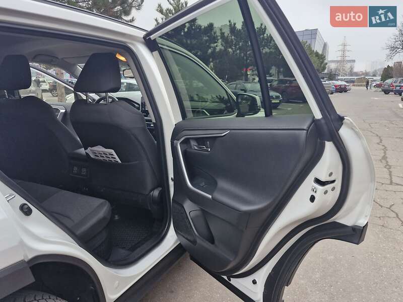 Внедорожник / Кроссовер Toyota RAV4 2020 в Одессе