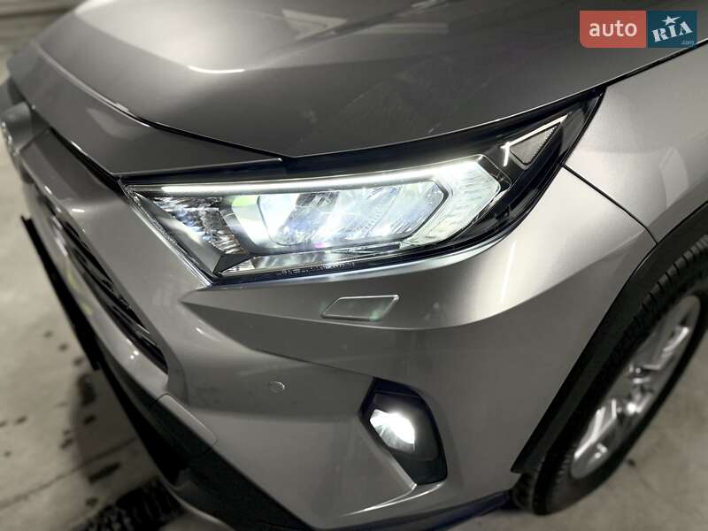 Внедорожник / Кроссовер Toyota RAV4 2025 в Днепре