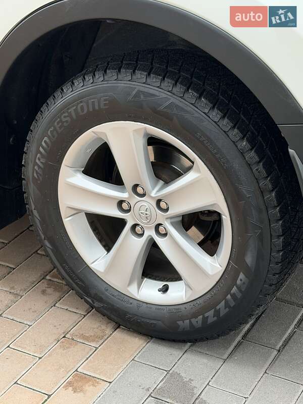 Внедорожник / Кроссовер Toyota RAV4 2014 в Белой Церкви