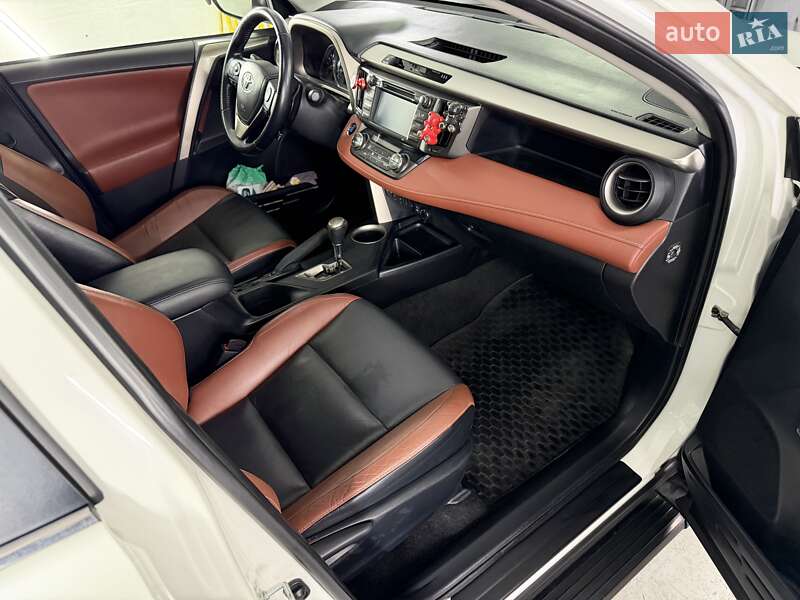 Внедорожник / Кроссовер Toyota RAV4 2014 в Белой Церкви