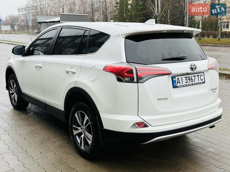 Позашляховик / Кросовер Toyota RAV4 2016 в Києві фото 18 Позашляховик / Кросовер Toyota RAV4 2016 в Києві
