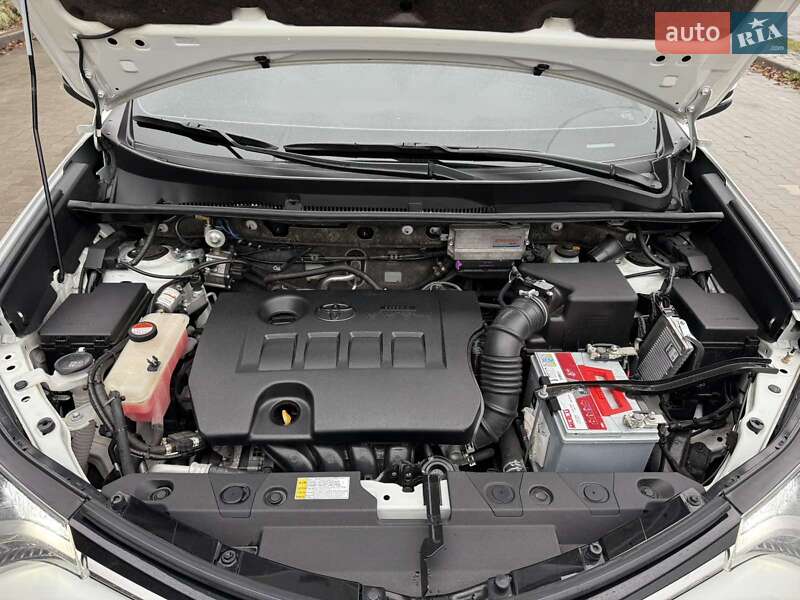 Позашляховик / Кросовер Toyota RAV4 2016 в Києві фото 31 Позашляховик / Кросовер Toyota RAV4 2016 в Києві