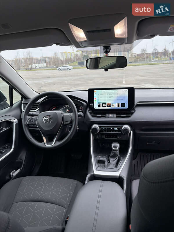 Внедорожник / Кроссовер Toyota RAV4 2023 в Киеве