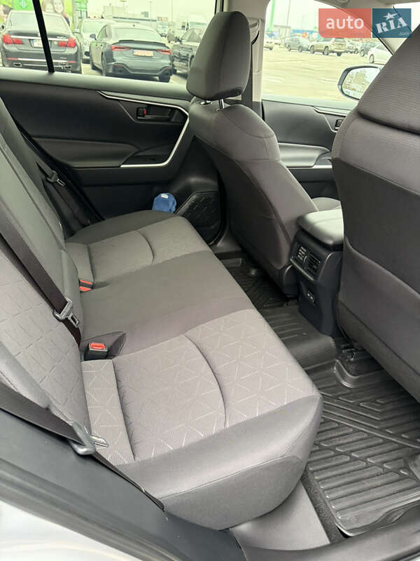 Внедорожник / Кроссовер Toyota RAV4 2023 в Киеве