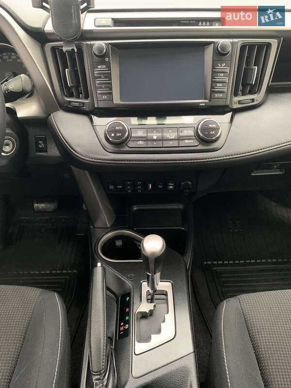 Позашляховик / Кросовер Toyota RAV4 2016 в Києві фото 60 Позашляховик / Кросовер Toyota RAV4 2016 в Києві