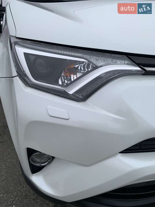 Позашляховик / Кросовер Toyota RAV4 2016 в Києві фото 24 Позашляховик / Кросовер Toyota RAV4 2016 в Києві