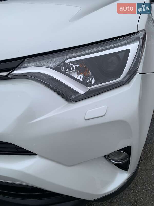 Позашляховик / Кросовер Toyota RAV4 2016 в Києві фото 25 Позашляховик / Кросовер Toyota RAV4 2016 в Києві
